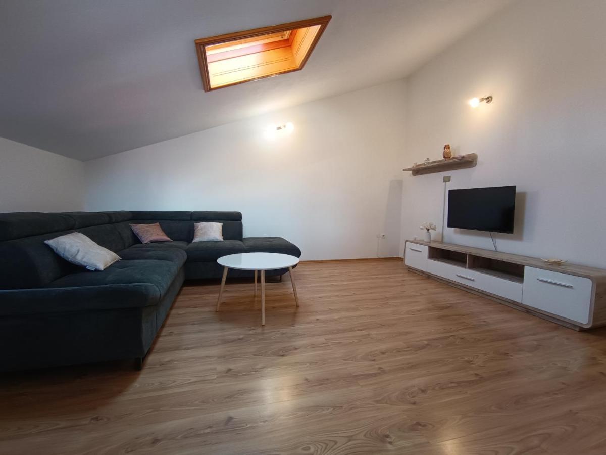 Apartman Sintic Крк Екстер'єр фото