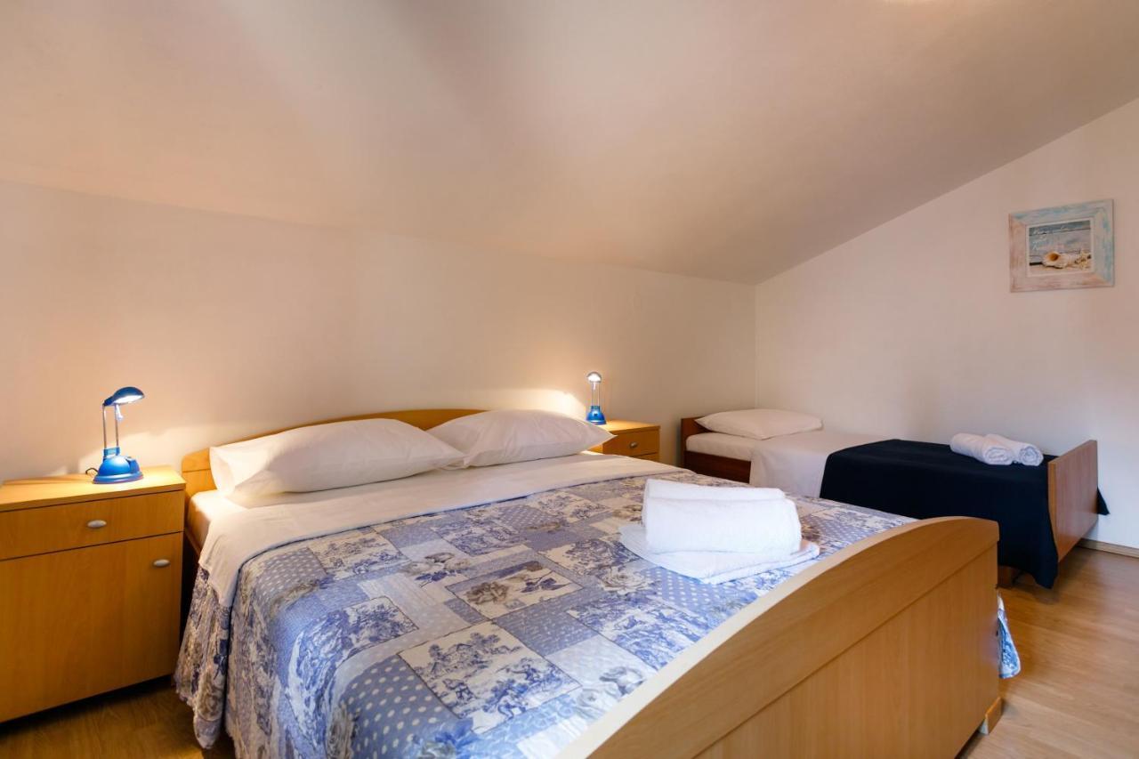 Apartman Sintic Крк Екстер'єр фото