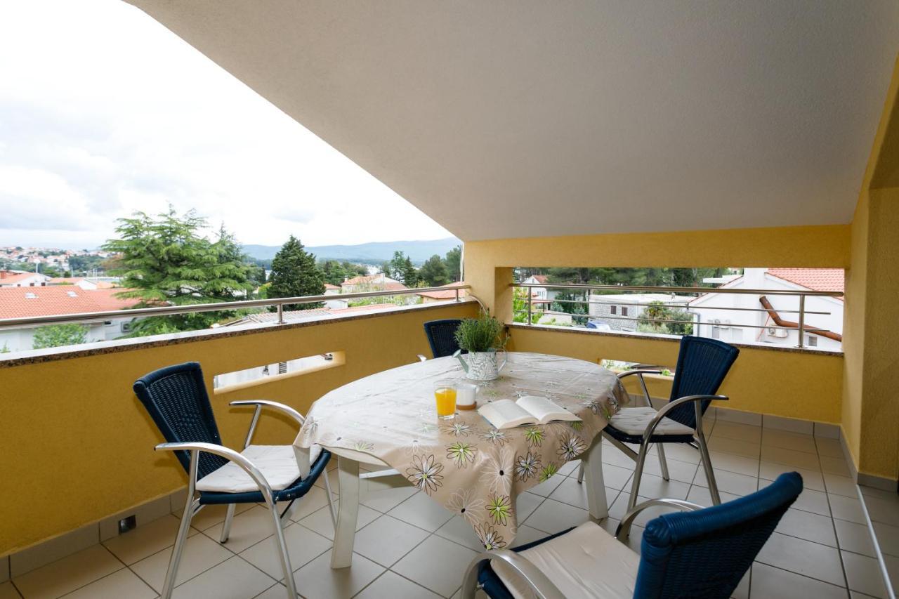 Apartman Sintic Крк Екстер'єр фото